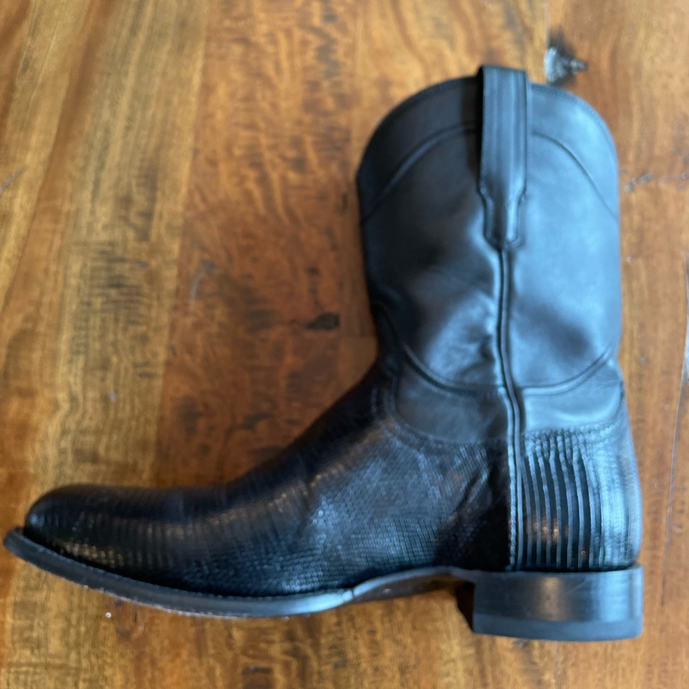 12 D Tecovas “The Nash” in Midnight.